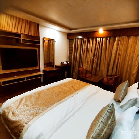Hotel Lidder Palace Pahalgām Kültér fotó