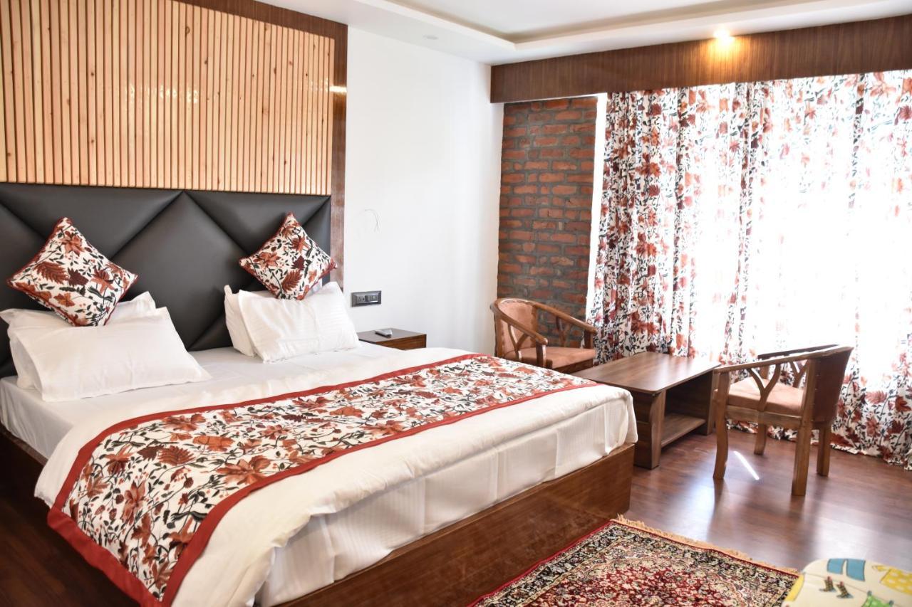Hotel Lidder Palace Pahalgām Kültér fotó