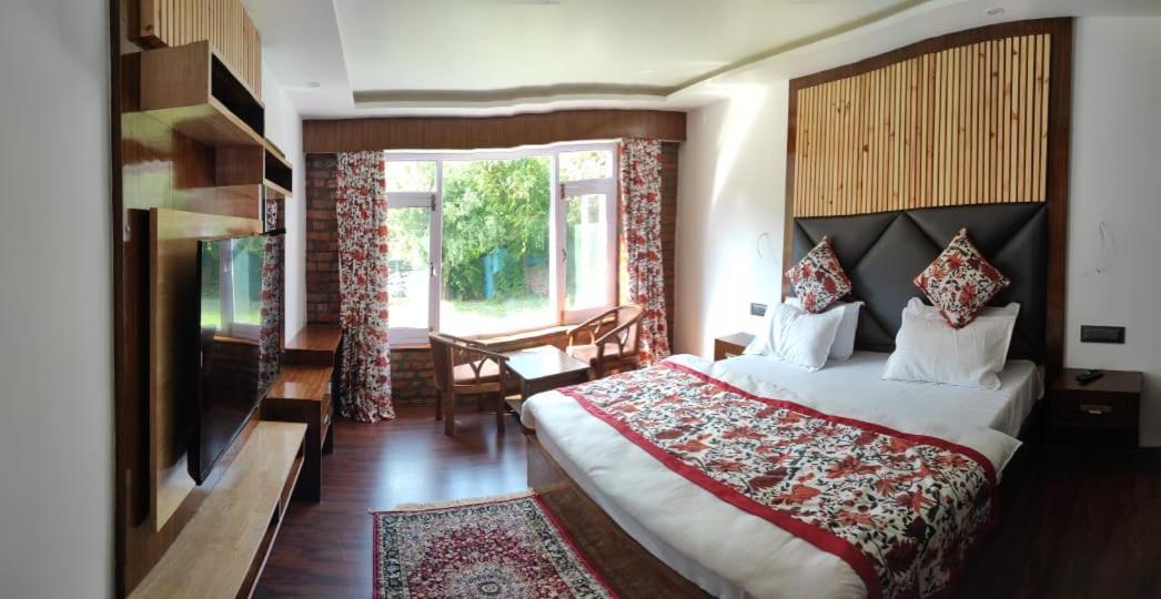 Hotel Lidder Palace Pahalgām Kültér fotó